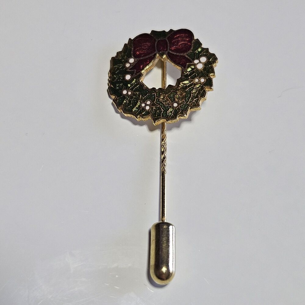 Vintage Christmas Gold Tone Green Cloisonne Wreath Red Bow Hat Stick Pin Lapel